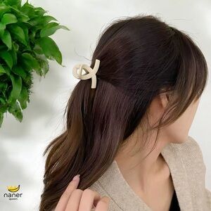 4pcs Mini Hair Claw Clips